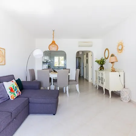 Happy House In Clube