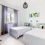 Happy House In Clube Daire