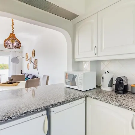 Happy House In Clube