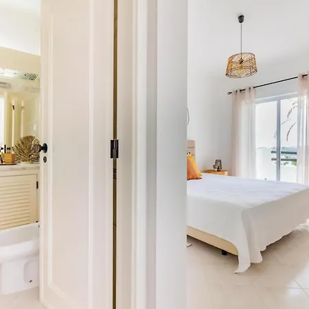 Happy House In Clube